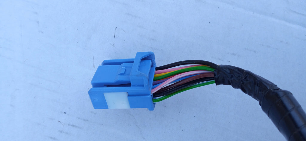 TESLA MODEL Y 20- LUSTERKO PRAWE 13 PIN 8202206
