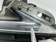 Laden Sie das Bild in den Galerie-Viewer, LEXUS IS III 250 300H 350 13- TFL RECHTS SCHEINWERFER RECHTS LED KOITO 53-92