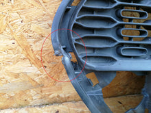 Load image into Gallery viewer, PEUGEOT 107 LIFT 12- ATRAPA KRATKA GRILL ZDERZAKA PRZÓD 53111-0H050