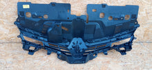 Laden Sie das Bild in den Galerie-Viewer, RENAULT CLIO 4 IV 11- KÜHLERGRILL MITTELGITTER 622563184R