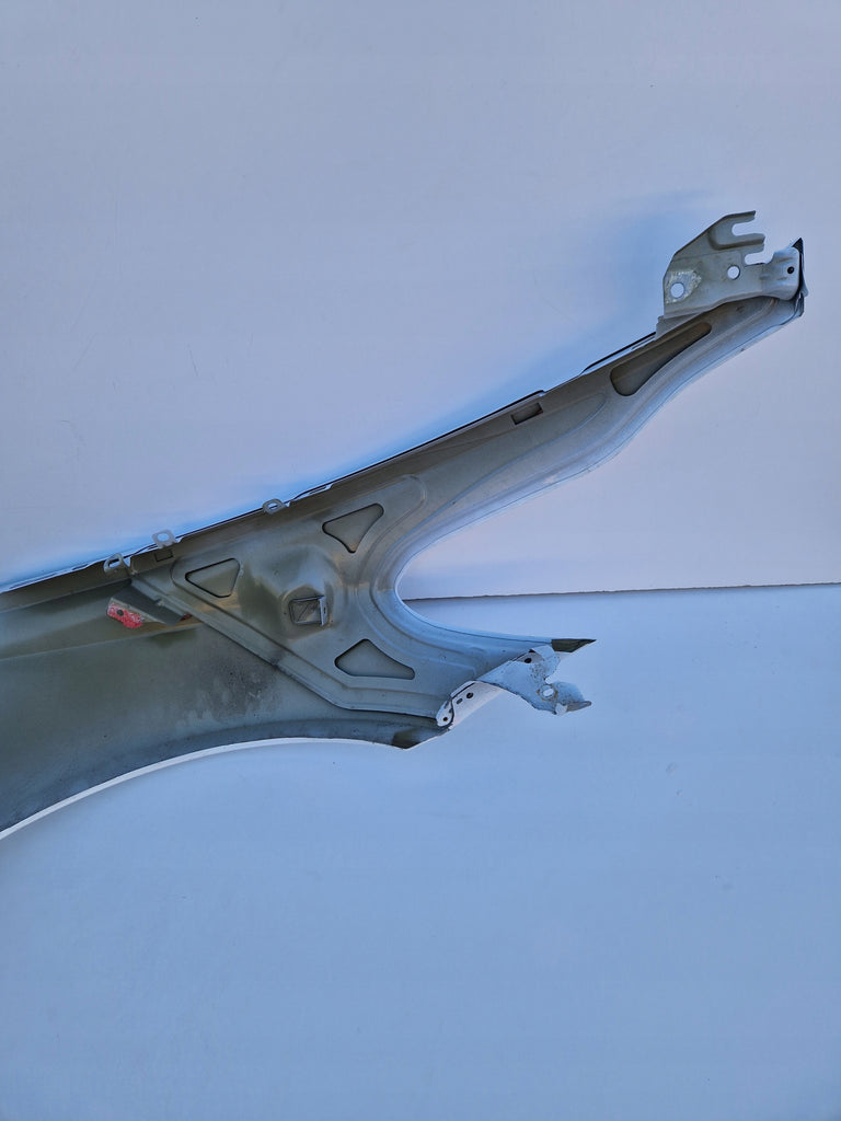 TESLA MODEL 3 III M3 17- BŁOTNIK LEWY PRZÓD LEWY PRZEDNI 1097253-00-F