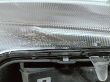 Laden Sie das Bild in den Galerie-Viewer, Suzuki Swift MK8 17- LAMPA PRAWA PRZÓD PRZEDNIA ZWYKŁA STANLEY W2962