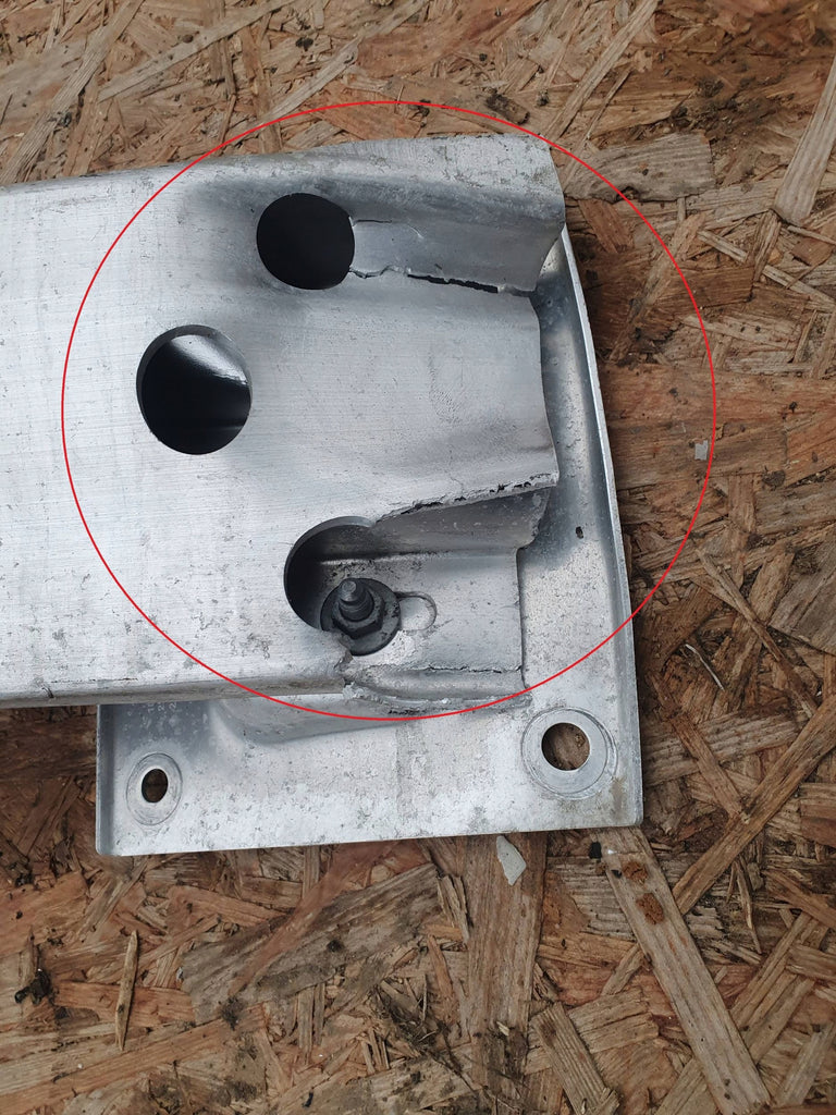 Tesla Model 3 M3 17- BELKA POPRZECZKA ABSORBER ZDERZAKA TYŁ 1530484-99-B