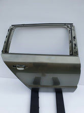 Load image into Gallery viewer, SKODA SUPERB II KOMBI 09-15 DRZWI PRAWY TYŁ PRAWE TYLNE 3T9833334
