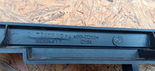 Laden Sie das Bild in den Galerie-Viewer, FIAT PUNTO II LIFT 03- ATRAPA KRATKA GRILL ZDERZAKA PRZEDNIEGO 735366075
