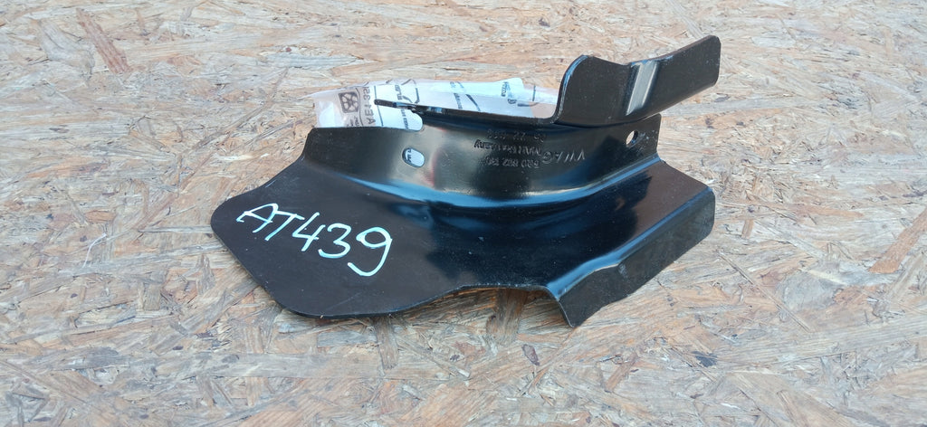 VOLKSWAGEN SEAT AUDI SKODA - ŁĄCZNIK PODŁOGI WSPORNIK PRAWY 5Q080213