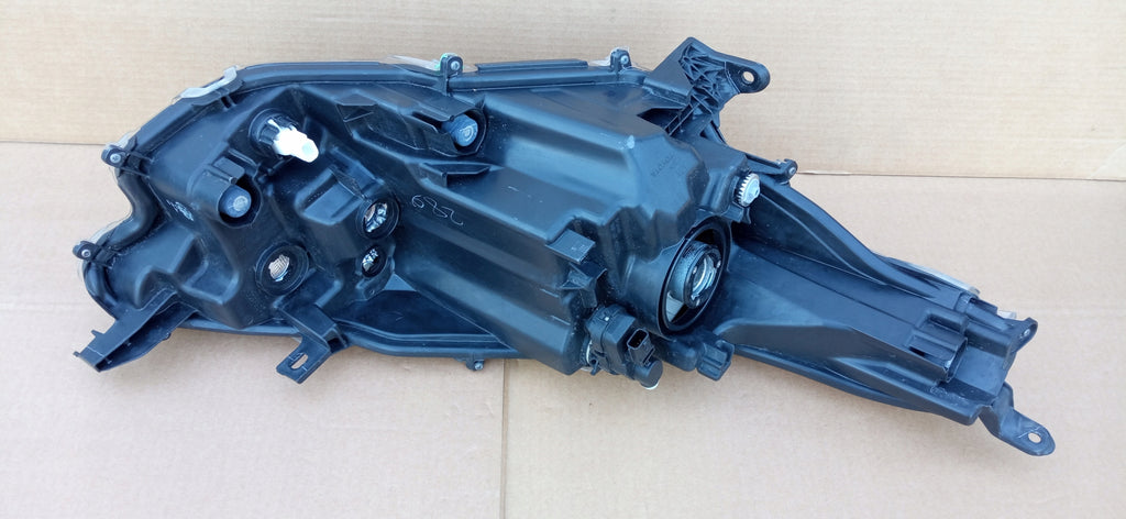 TOYOTA YARIS IV 4 19- LAMPA REFLEKTOR LEWY PRZÓD SOCZEWKA KOITO K0-6 EU
