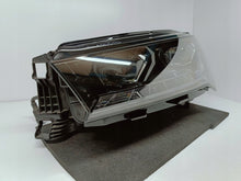 Laden Sie das Bild in den Galerie-Viewer, Skoda Enyaq iV 20- SCHEINWERFER LINKS VORNE VOLL LED CRYSTAL 5LB941015A