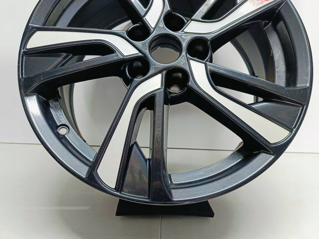 Nissan Juke I F15 FELGA ALUMINIOWA 18x7.0 5x114.3 ET47 40300 BV80C