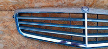 Load image into Gallery viewer, MERCEDES C KLASA W204 07- KRATKA ATRAPA GRILL ZDERZAKA PRZÓD A2048801283