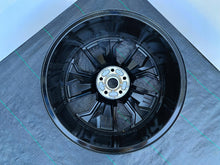 Załaduj zdjęcie do przeglądarki galerii, FELGA ALUMINIOWA RENAULT MEGANE IV E-TECH 7.0"x20" 5X114.3 ET34 403003990R