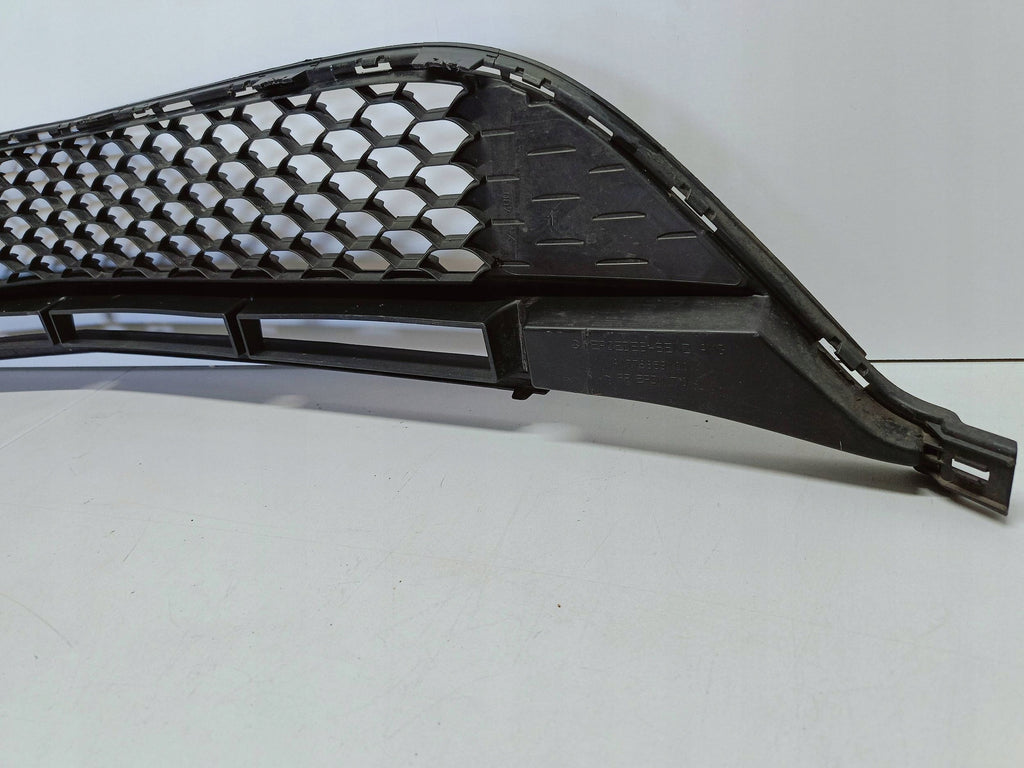 Mercedes A-KLASA W177 AMG 18- KRATKA DOLNA GRILL ZDERZAKA PRZÓD A1778859100