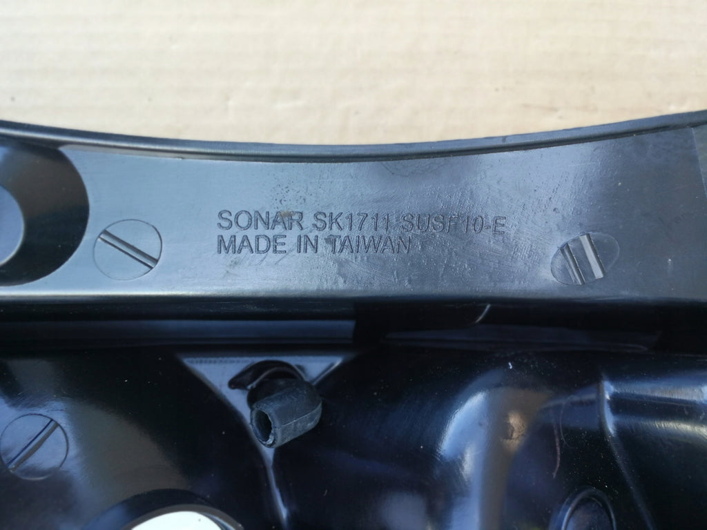 SUZUKI SWIFT MK7 10- LAMPA LEWY TYŁ LEWA TYLNA SONAR CHOME CLEAR