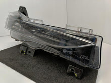 Laden Sie das Bild in den Galerie-Viewer, TESLA 3 LIFT Y 20- NEBELSCHEINWERFER RECHTS LED TAGFAHRLICHT 1624798-00-A