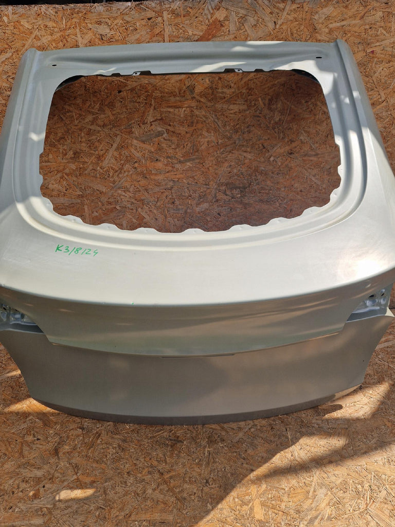 TESLA MODEL Y 20- HECKKLAPPE HINTEN