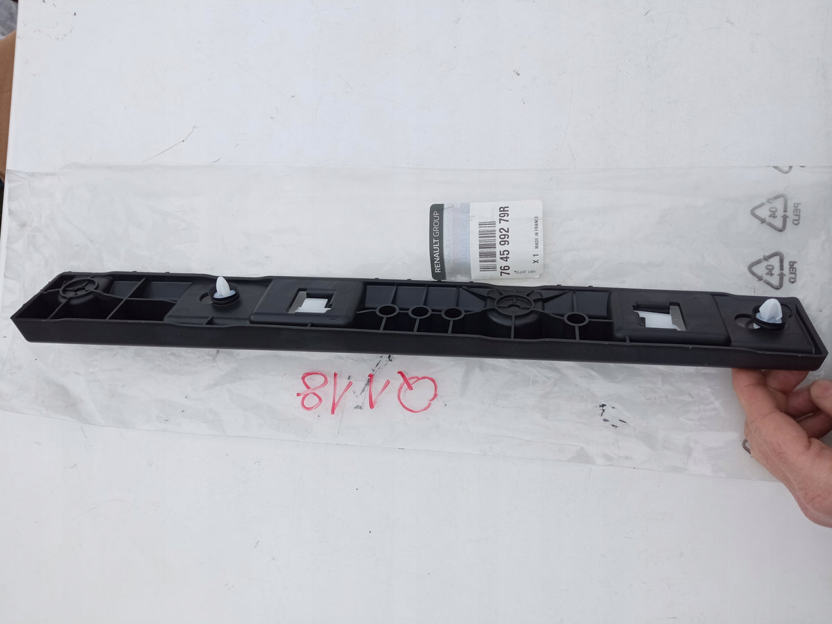 Renault Zoe Guide Mounting Bracket Rear Left Sill New — photo 3 of 6