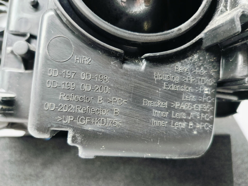 TOYOTA YARIS III FACELIFT 17- SCHEINWERFER RECHTS VORNE KOITO OD-197