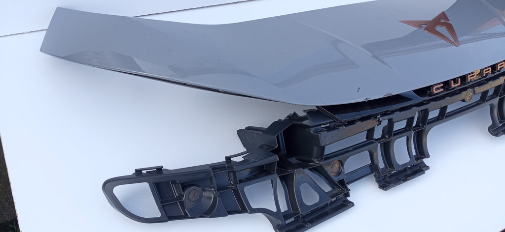 SEAT CUPRA BORN 21- ATRAPA CZĘŚĆ GÓRNA ZDERZAKA PRZÓD STELAŻ 10E807217H