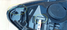 Load image into Gallery viewer, RENAULT CAPTUR I 13- LAMPA REFLEKTOR PRAWY PRZÓD ZWYKŁA H1 260105066R
