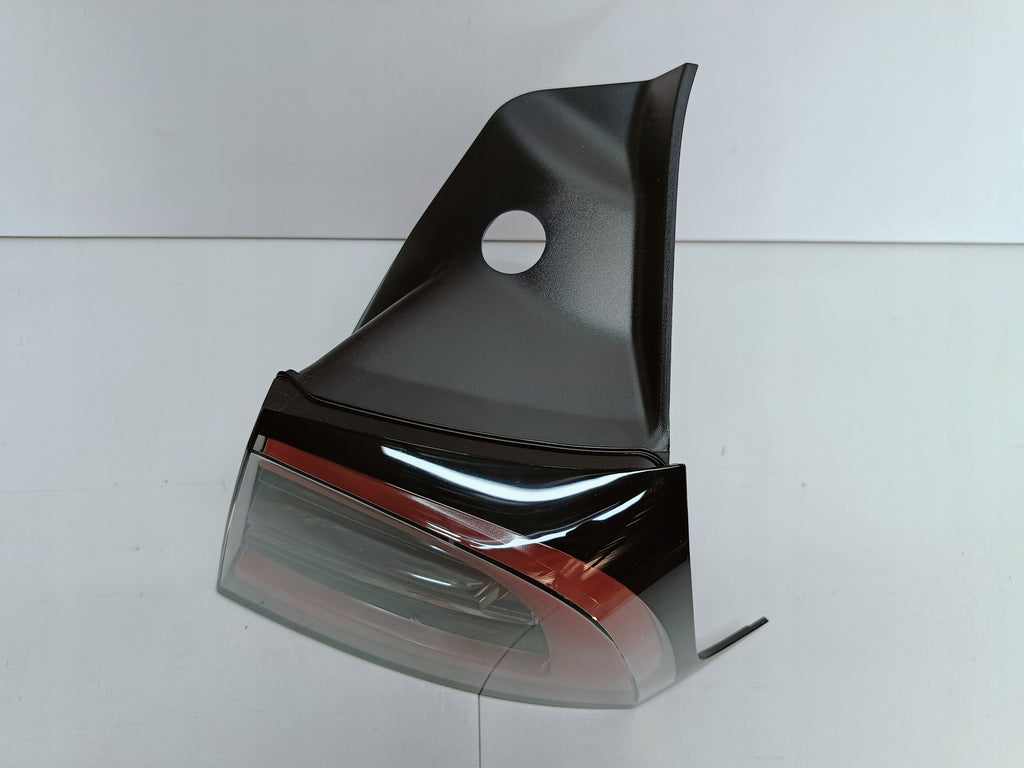 TESLA 3 LIFT Y 20- SCHEINWERFER RECHTS HINTEN LED NEU 1502087-00-D