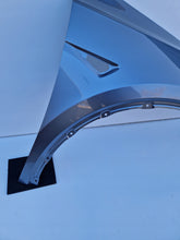Laden Sie das Bild in den Galerie-Viewer, TESLA MODEL Y 20- KOTFLÜGEL RECHTS VORNE 149847200C