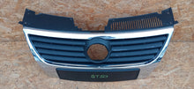Laden Sie das Bild in den Galerie-Viewer, VOLKSWAGEN PASSAT B6 05- KÜHLERGRILL STOSSFÄNGER VORNE 3C0853651AD