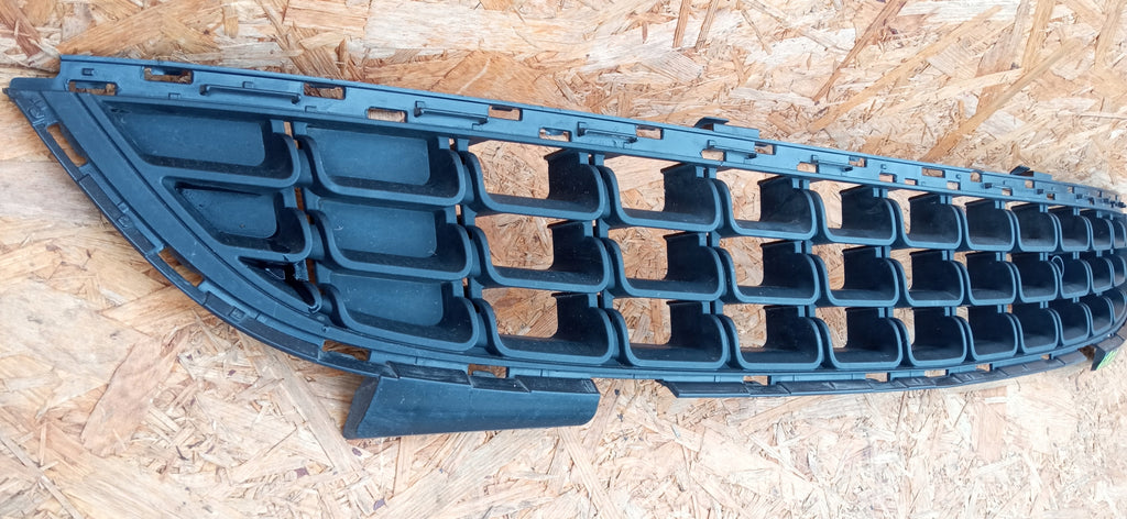 OPEL CORSA D LIFT 11- ATRAPA KRATKA DOLNA GRILL ZDERZAKA PRZÓD 13389555