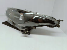 Laden Sie das Bild in den Galerie-Viewer, TOYOTA YARIS IV 4 19- SCHEINWERFER LINKS VORNE LINSE KOITO K0-6 EU