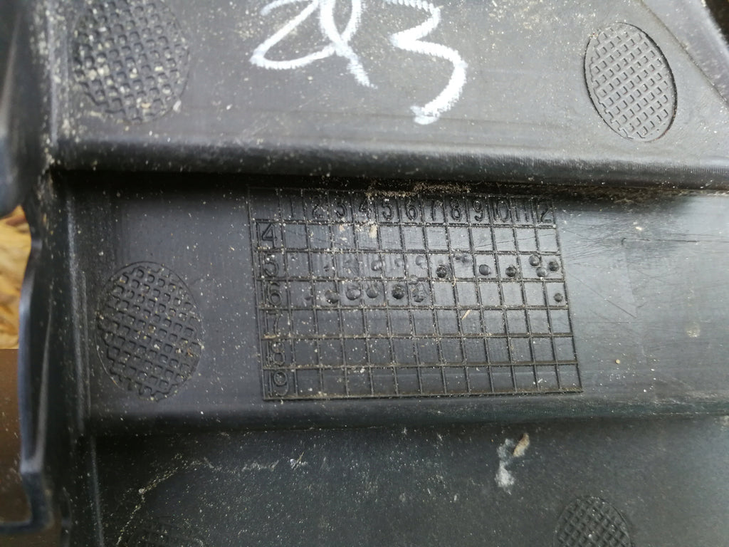 TOYOTA AVENSIS T27 FL 15- KRATKA ŚRODKOWA ATRAPA ZDERZAKA PRZÓD 53112-05100