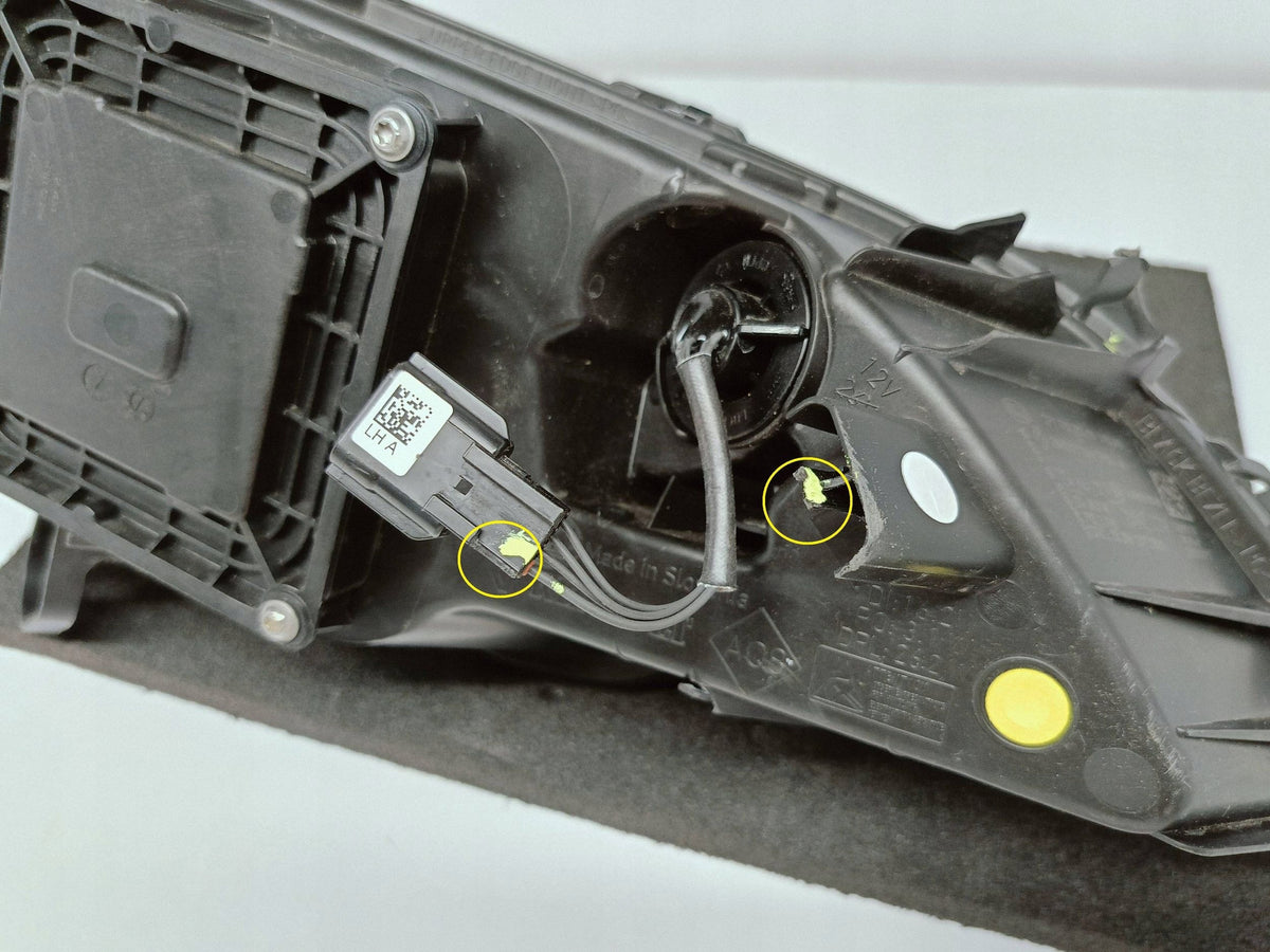 Renault Megane V 5 E-Tech 22- Nebelscheinwerfer LED DRL Vorne Links 266053014R — Foto 12 von 16