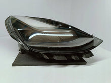 Laden Sie das Bild in den Galerie-Viewer, Tesla Model 3 LIFT Y 20- LAMPA PRAWA PRZÓD PRZEDNIA FULL LED 1514953-00-D