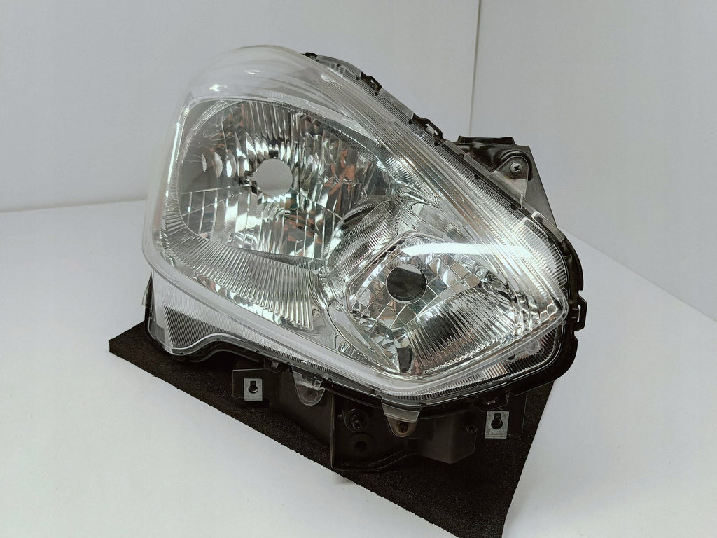 Suzuki Swift MK8 17- LAMPA PRAWA PRZÓD PRZEDNIA ZWYKŁA STANLEY W2962