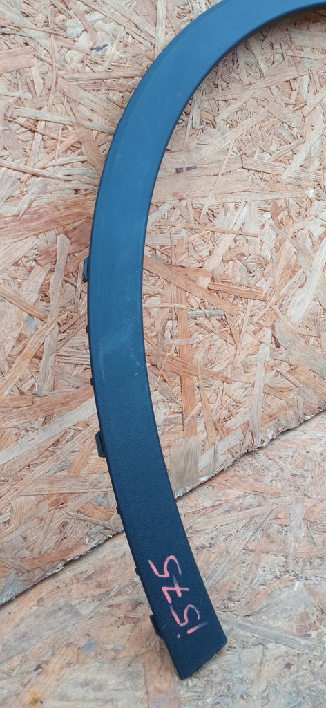 POLESTAR 2 II 19- NAKŁADKA LISTWA BŁOTNIKA LEWY PRZÓD 31672601