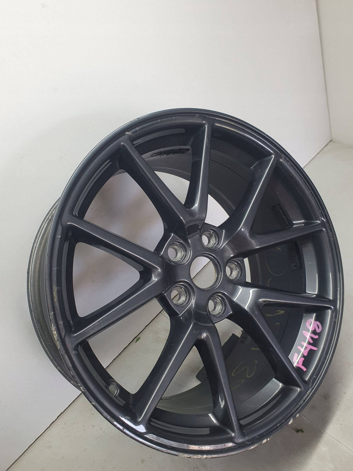 Tesla Model 3 Felga Aluminiowa 18 Cali 18''x8.5'' 5x114,3 ET40 1044261-00-A — zdjęcie 5 z 16