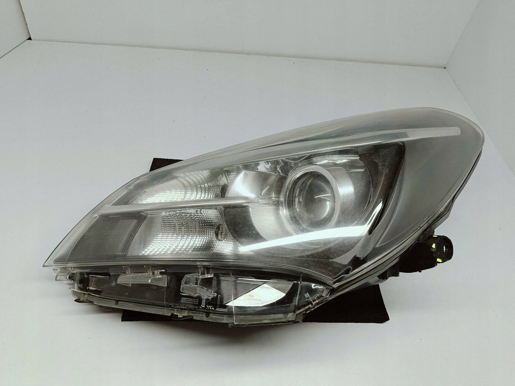 Toyota Yaris III LIFT 14- LAMPA LEWA PRZÓD PRZEDNIA SOCZEWKA KOITO 0D-160