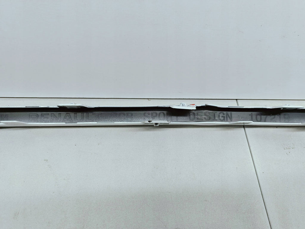 Renault Megane V E-Tech 22- HINTERE STOßSTANGENLEISTE BLANC 850708745R