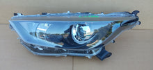 Załaduj zdjęcie do przeglądarki galerii, TOYOTA YARIS IV 4 19- LAMPA REFLEKTOR LEWY PRZÓD SOCZEWKA KOITO K0-6 EU