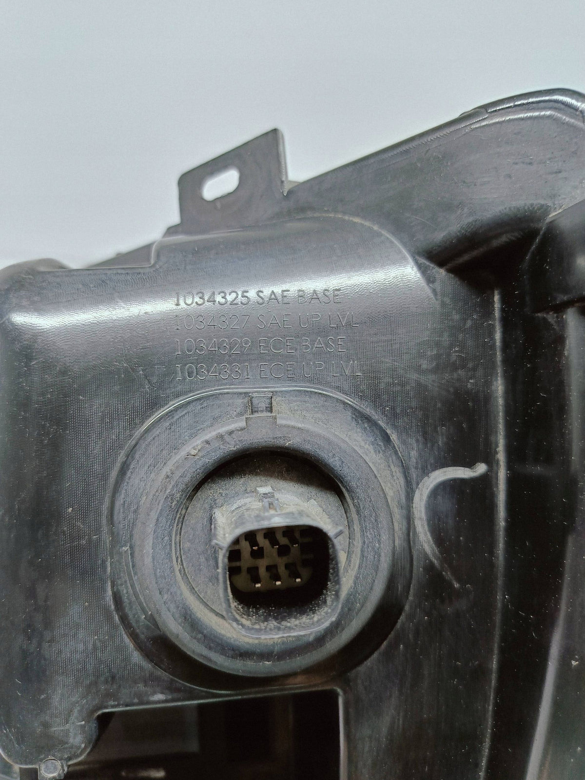 Tesla Model X 15- Nebelscheinwerfer DRL Vorne Rechts 1034331-00-A — Foto 14 von 15
