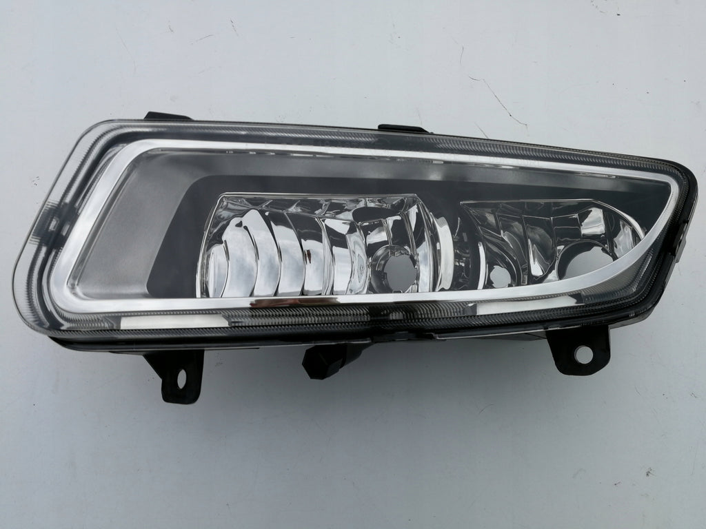 VW POLO V 06.09 LAMPA PRZECIWMGŁOWA HALOGEN TYC