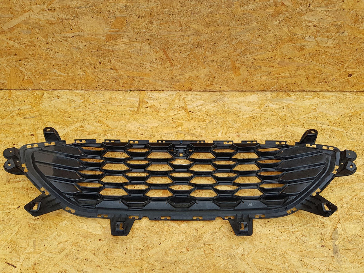 Ford Kuga MK3 Escape ST Line 19- Calandre Calandre Pare-Chocs Avant LV4B-8200-Ydw — photo 7 sur 12