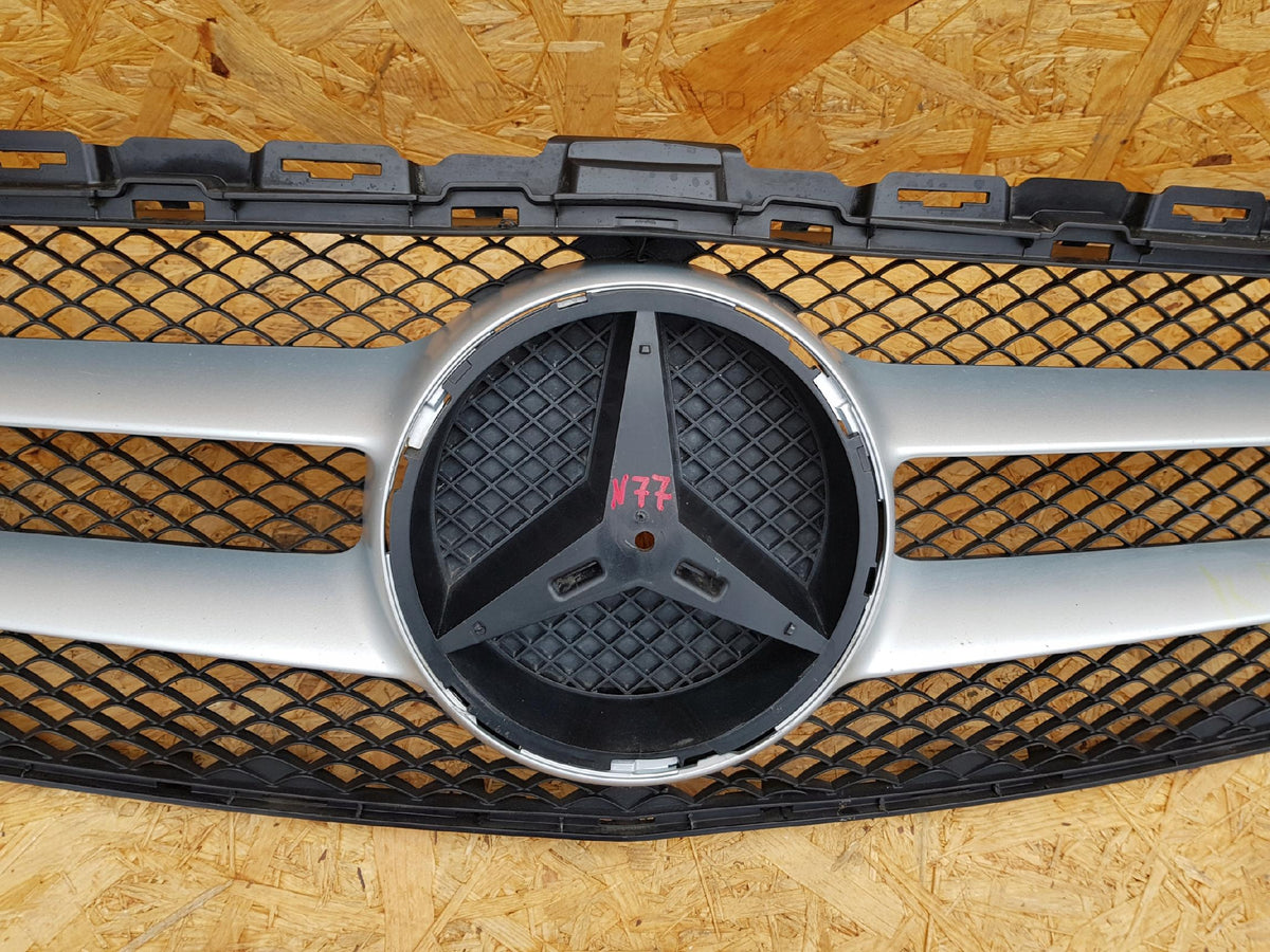 Mercedes C Class W205 14- Grille Grille Grille Front Bumper A2058800783 — photo 7 of 16