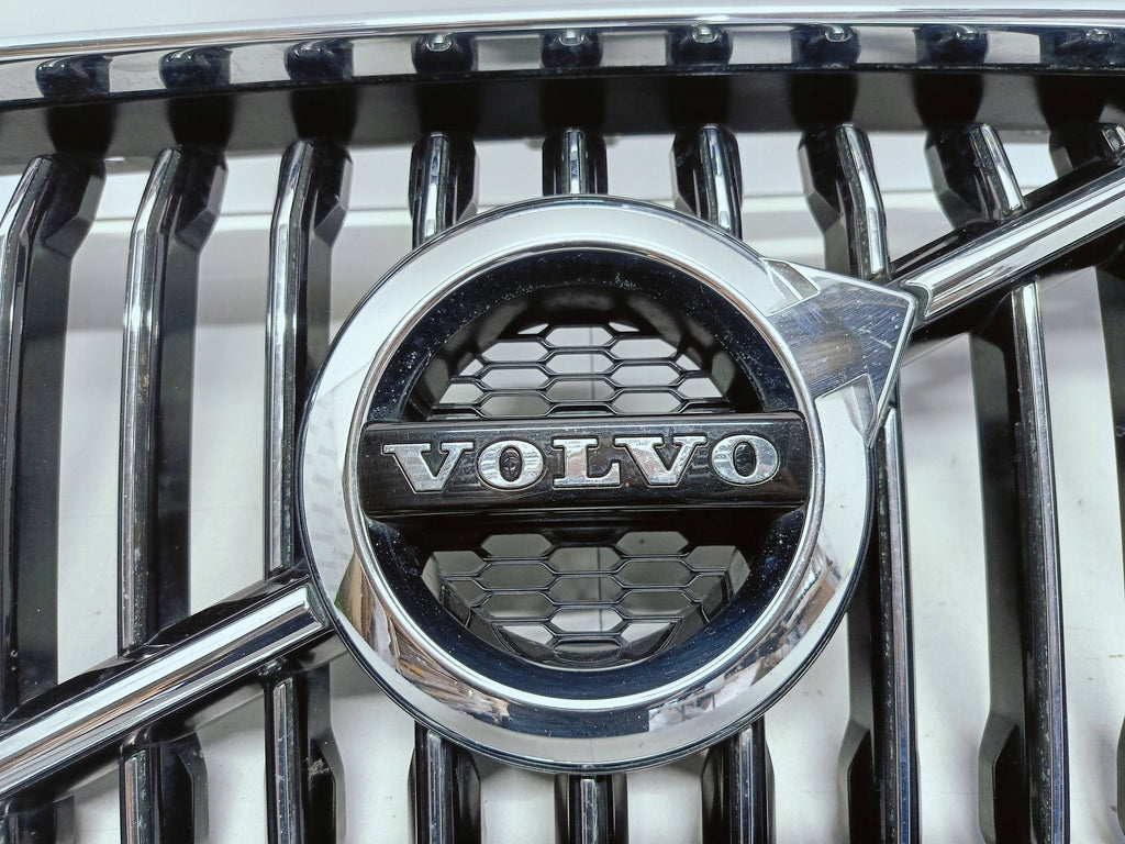 Volvo XC60 II 17- ATRAPA GRILL CHŁODNICY ZDERZAKA PRZEDNIEGO 31425535