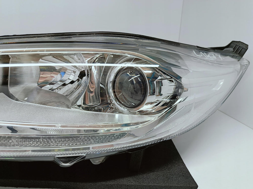 FORD FIESTA MK7 LIFT 12- LAMPA LEWA PRZÓD SOCZEWKA + LED 20-201-01120