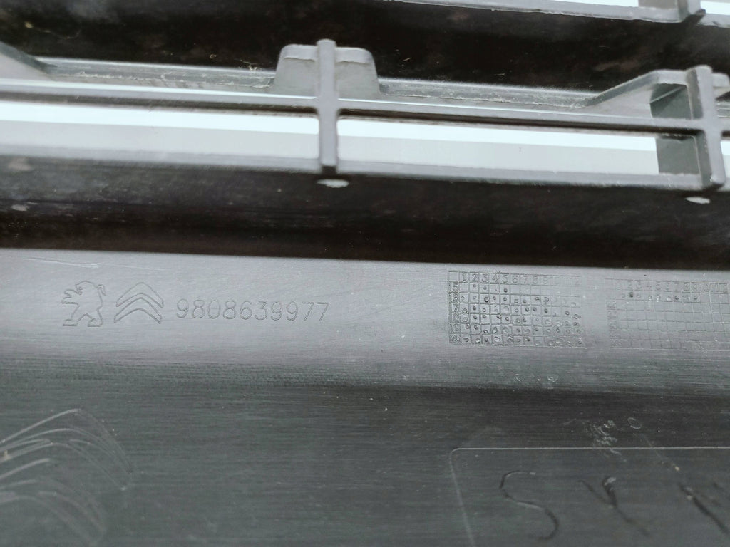 Peugeot Expert JUMPY III 16- FRONT BUMPER WITHOUT PDC 9808639977