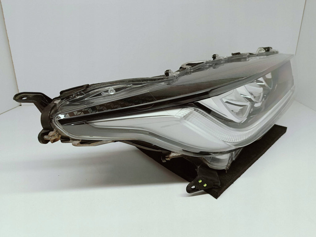 Toyota Yaris IV 4 XP21 19- SCHEINWERFER RECHTS VORNE FULL LED KOITO K0-8