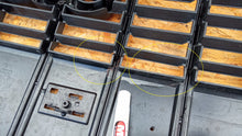 Laden Sie das Bild in den Galerie-Viewer, AUDI Q3 II 83A 18- ATRAPA KRATKA GRILL