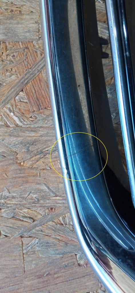 VOLVO XC60 II 17- ATRAPA GRILL KRATKA ZDERZAKA PRZÓD KAMERA 31457465