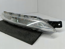 Załaduj zdjęcie do przeglądarki galerii, CITROEN C4 PICASSO II 13- LAMPA ŚWIATŁO DRL PRAWY PRZÓD LED 9676036480