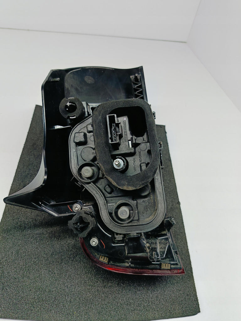 CITROEN C4 CACTUS LIFT 17- RÜCKLEUCHTE RECHTS HINTEN LED 9823950280
