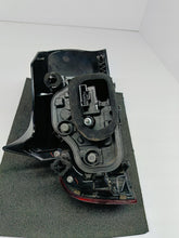 Laden Sie das Bild in den Galerie-Viewer, CITROEN C4 CACTUS LIFT 17- RÜCKLEUCHTE RECHTS HINTEN LED 9823950280